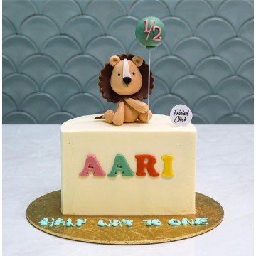 Baby Lion Half Cake