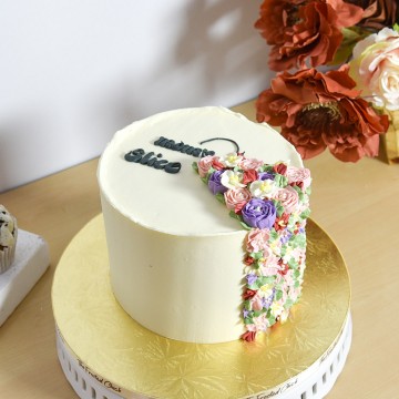 Mum's Slice Floral Cake