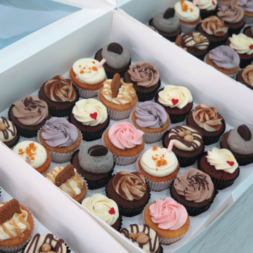 Box of 25 Cupcakes (Assorted)