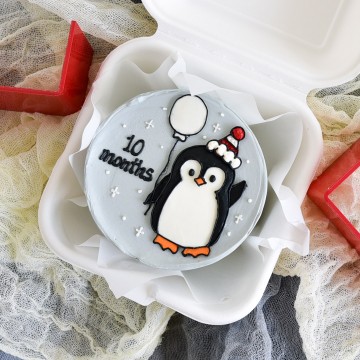Balloon Penguin Bento Cake