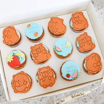 Chill Capybara Cupcakes