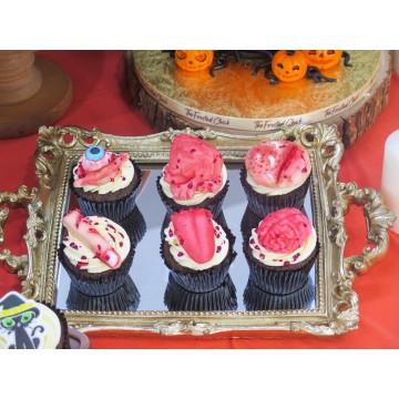 Bloody Halloween Cupcakes