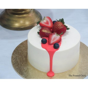 Minimalist Drip with Berries (Fresh Cream Cake)