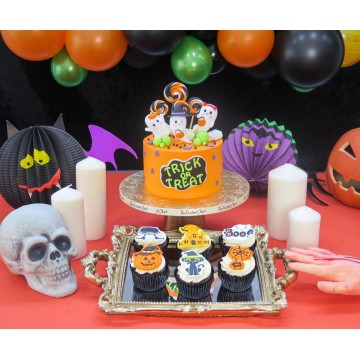 Halloween Bundle (Cake + Cupcakes)