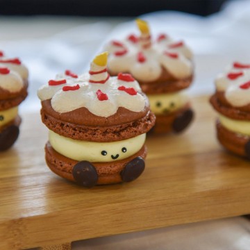 Amusable Birthday Cake Macaron