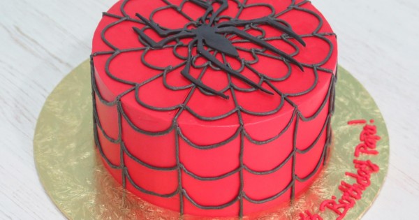 bento cake spiderman  Spiderman cake, Bento, Mini cakes