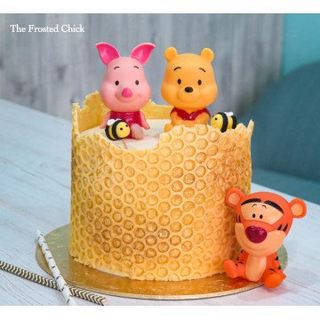 Winnie the Pooh Honeycomb Cake