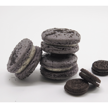 Cookies & Cream Macaron