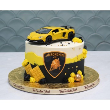 Lamborghini Huracan Cake